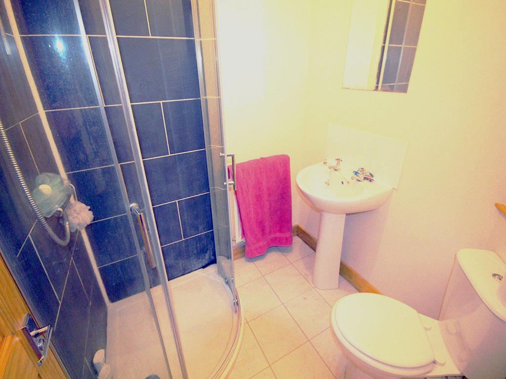 4 bedroom semi-detached house To Let in Earby - IMG_3180.JPG